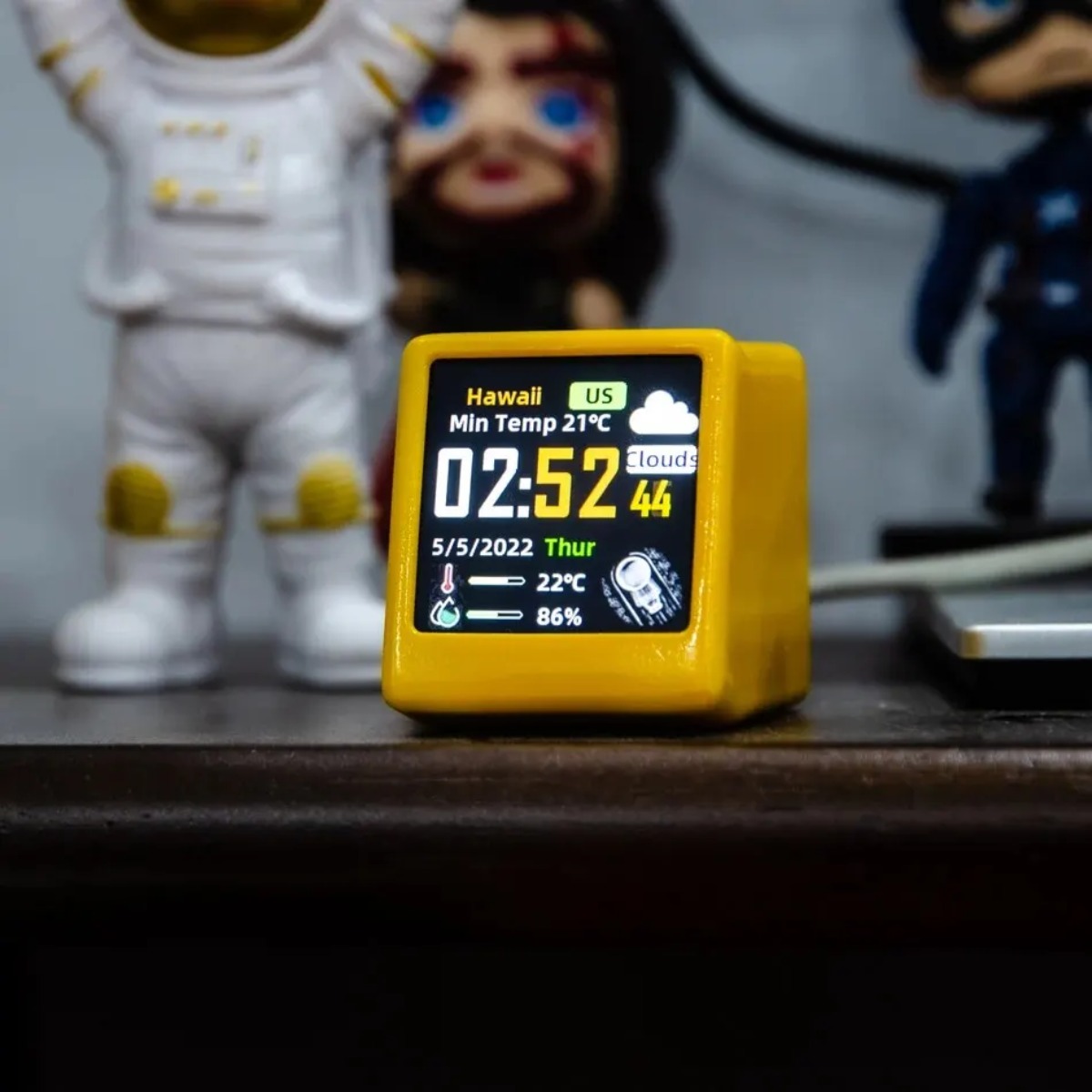 Cool Office Tech Gadgets - Horloge numérique météo de bureau WiFi