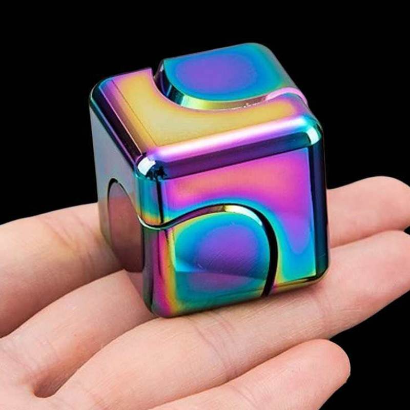 Cube Fidget Spinner Infini Car - Cool Office Tech Gadgets avis et prix