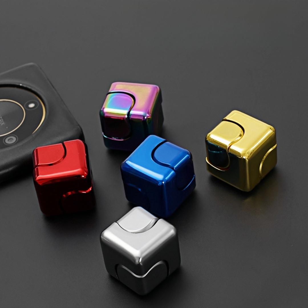 Jouet Cube Fidget Spinner en m - Cool Office Tech Gadgets avis et prix